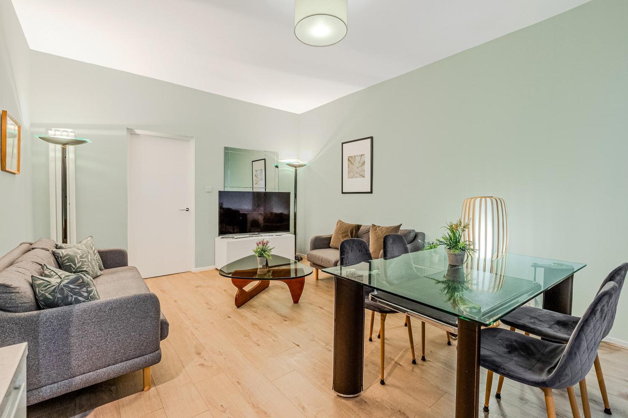 Stunning Central 2Br Flat Btw Soho & Covent Garden Лондон Экстерьер фото